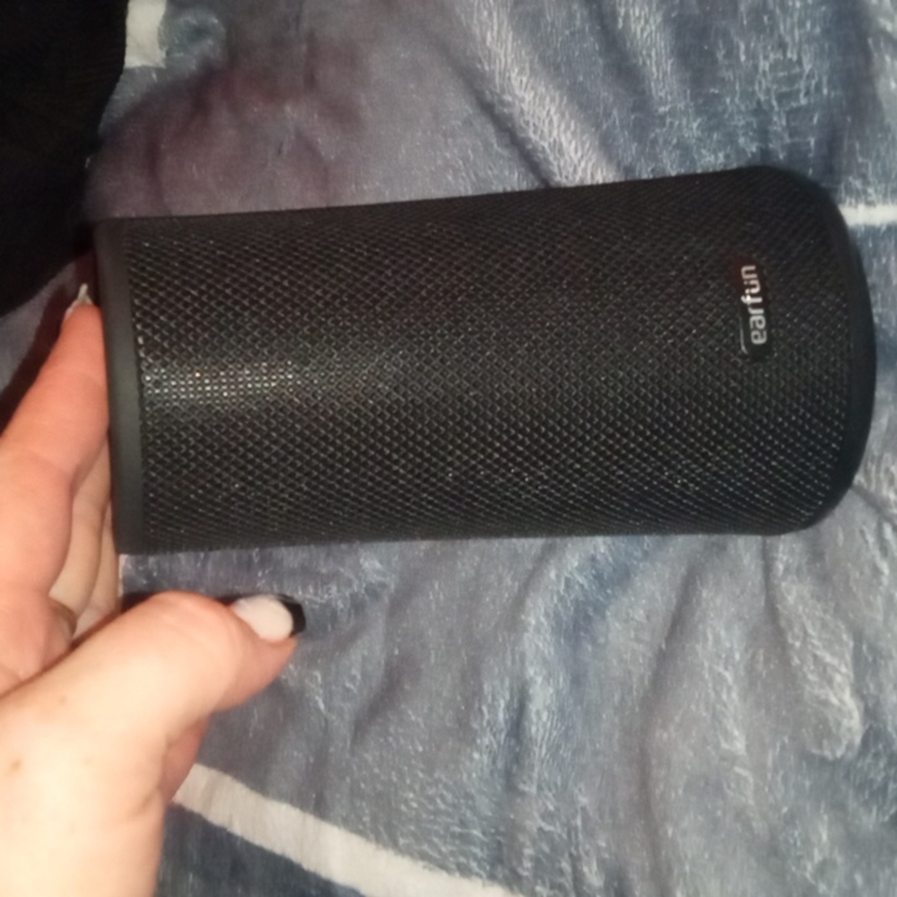 Markdown! NIB SPEAKER! EarFun UBOOM Portable Bluetooth, 16-hour playback.